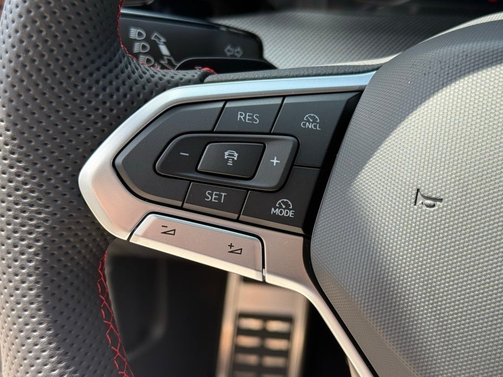 2025 Volkswagen Golf GTI 2.0T SE