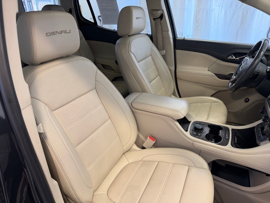 2022 GMC Acadia Denali AWD