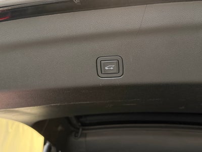 2023 GMC Yukon XL SLT 4WD