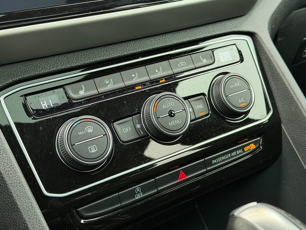 2023 Volkswagen Atlas Cross Sport 2.0T SEL AWD