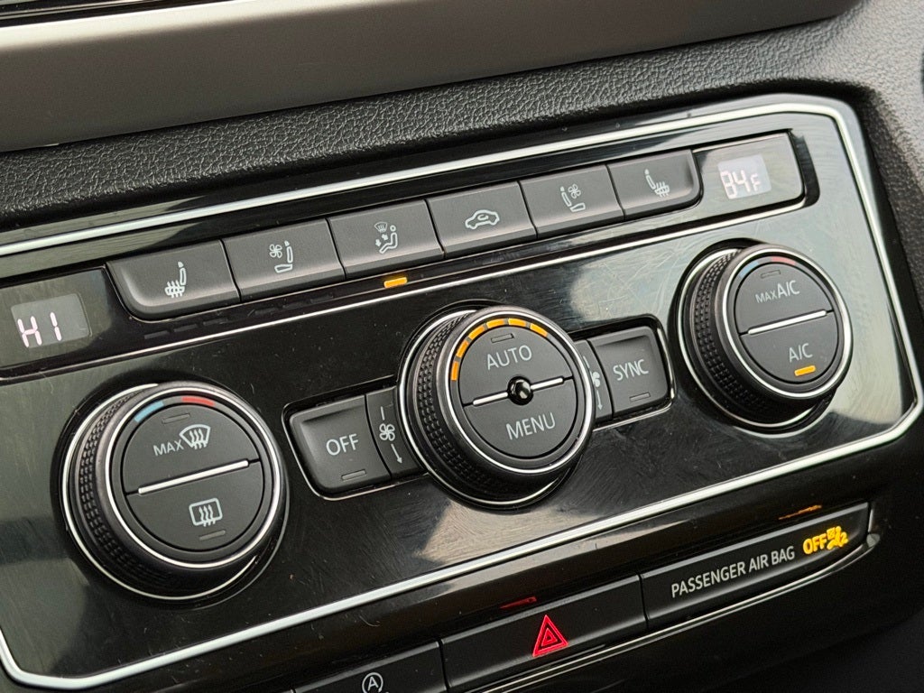 2023 Volkswagen Atlas Cross Sport 3.6L V6 SEL Premium R-Line AWD