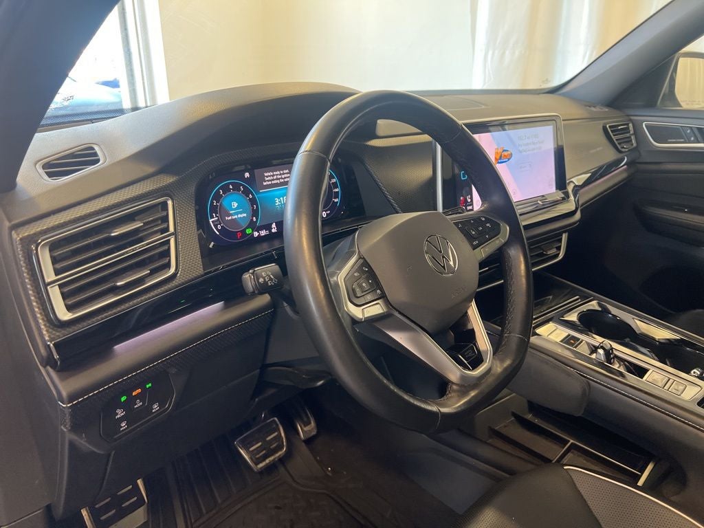 2024 Volkswagen Atlas Cross Sport 2.0T SEL Premium R-Line AWD