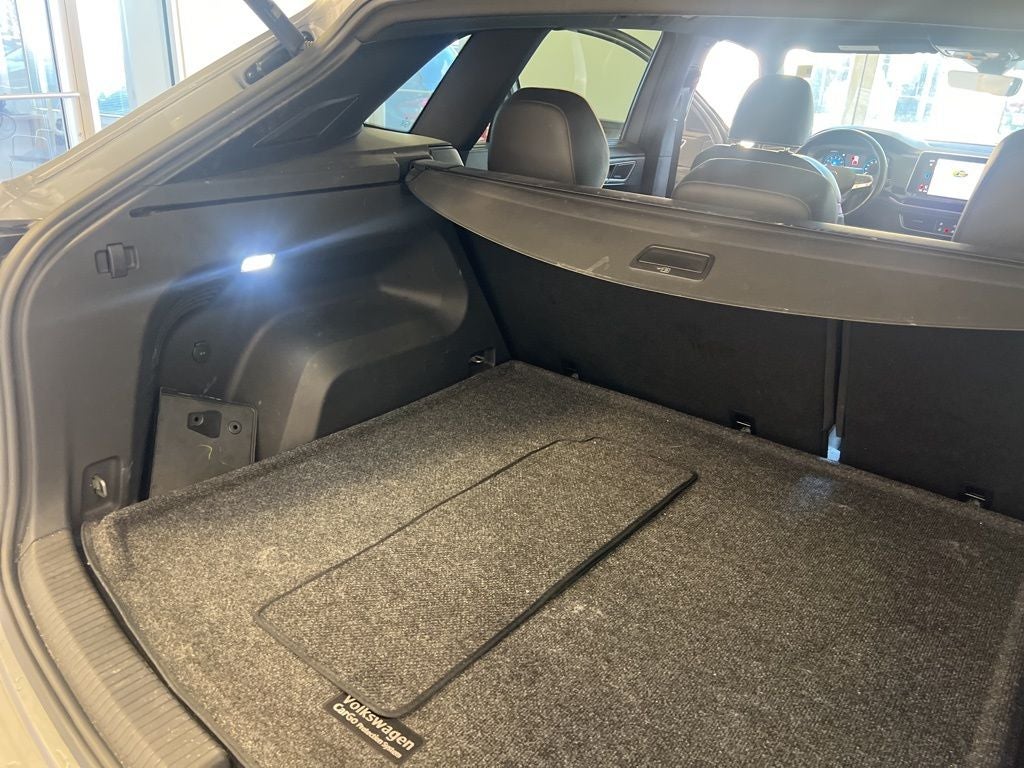 2024 Volkswagen Atlas Cross Sport 2.0T SEL Premium R-Line AWD