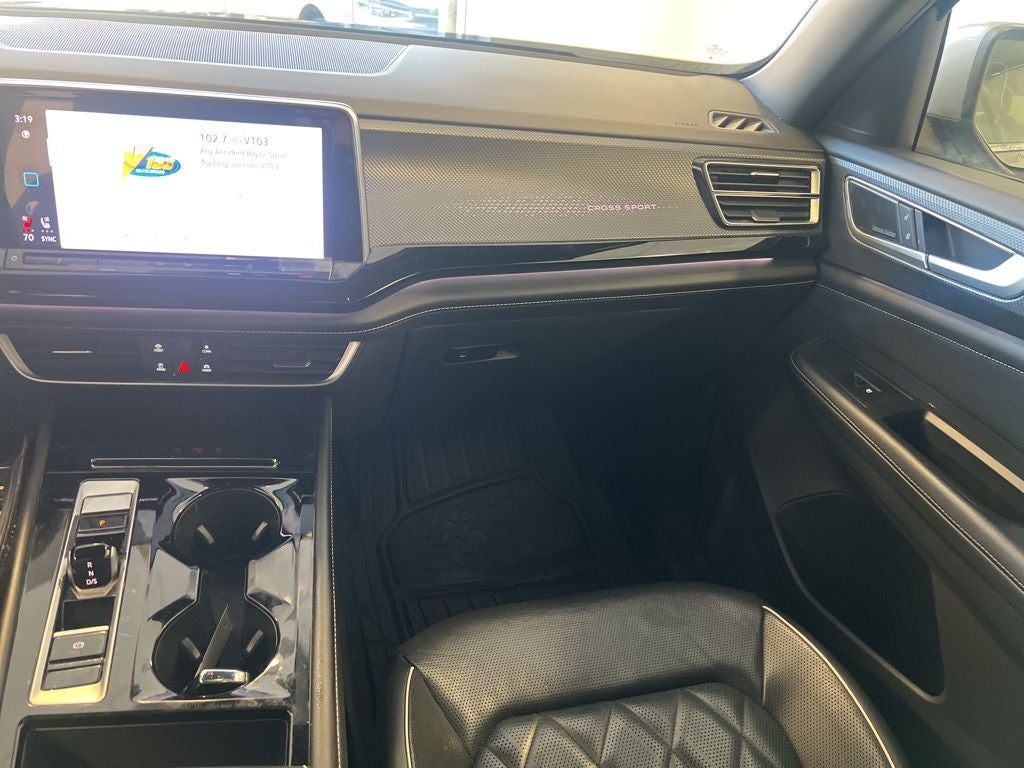 2024 Volkswagen Atlas Cross Sport 2.0T SEL Premium R-Line AWD