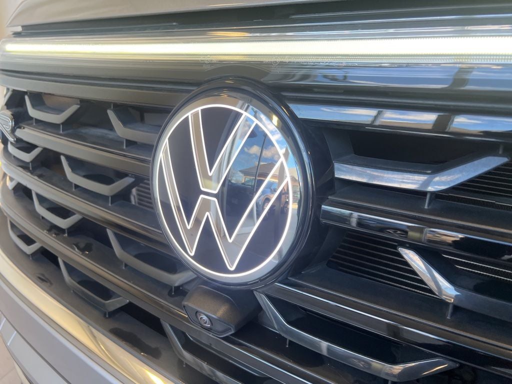2024 Volkswagen Atlas Cross Sport 2.0T SEL Premium R-Line AWD
