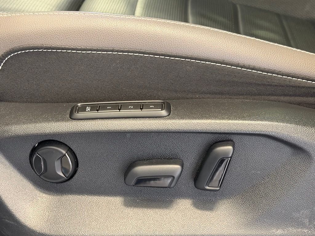 2023 Volkswagen Atlas Cross Sport 3.6L V6 SEL Premium R-Line AWD