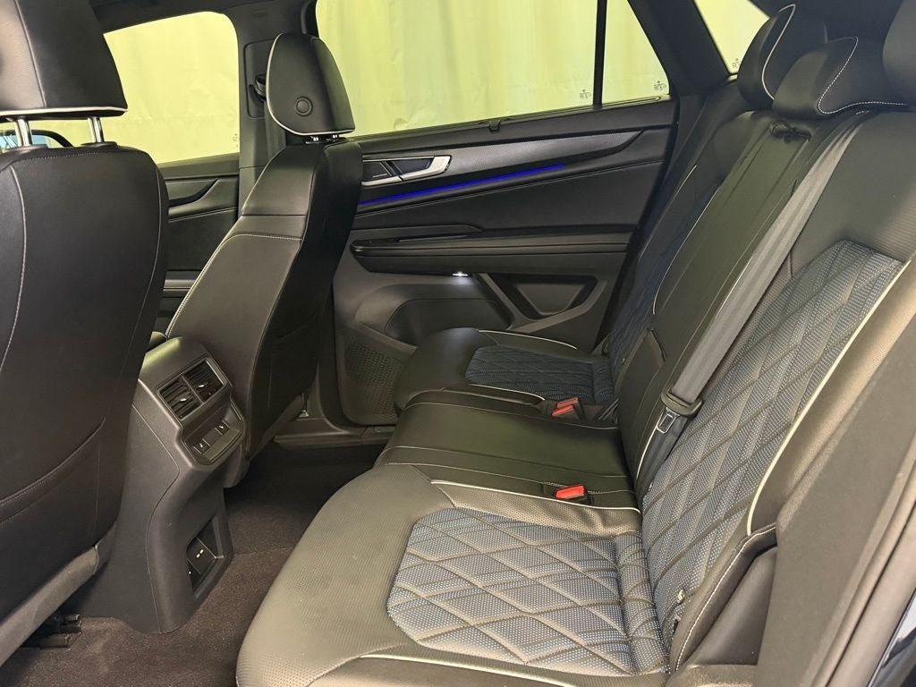 2024 Volkswagen Atlas Cross Sport 2.0T SEL Premium R-Line AWD