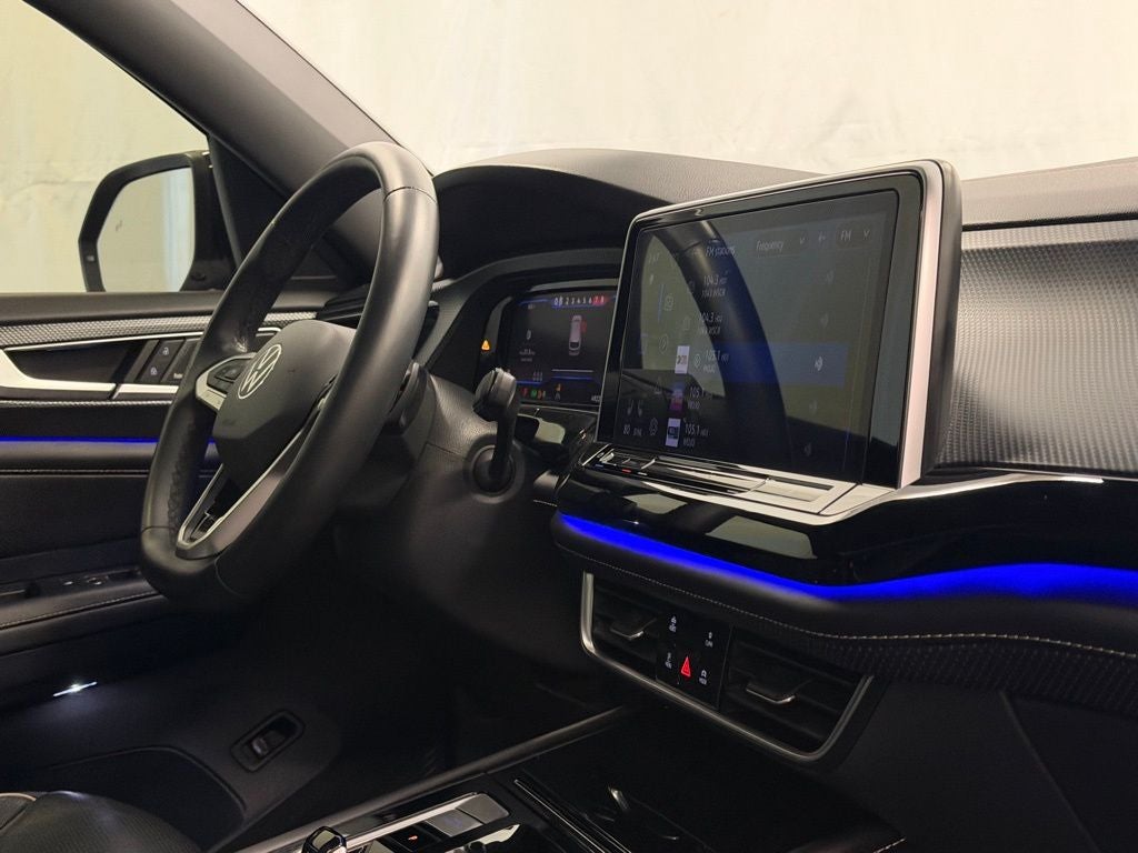 2024 Volkswagen Atlas Cross Sport 2.0T SEL Premium R-Line AWD