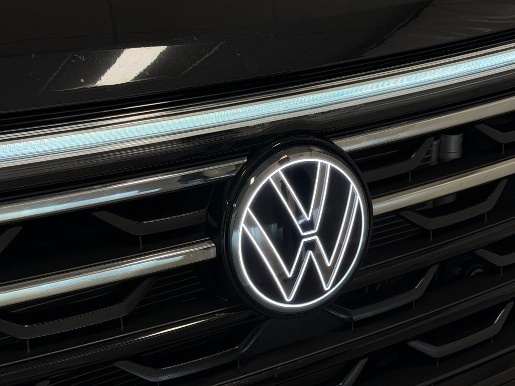 2024 Volkswagen Atlas 2.0T Peak Edition SEL AWD