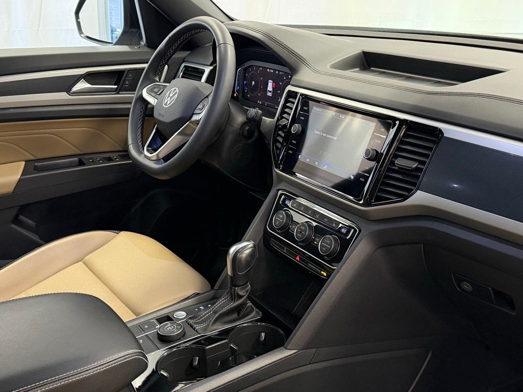 2022 Volkswagen Atlas Cross Sport 2.0T SE w/Technology AWD