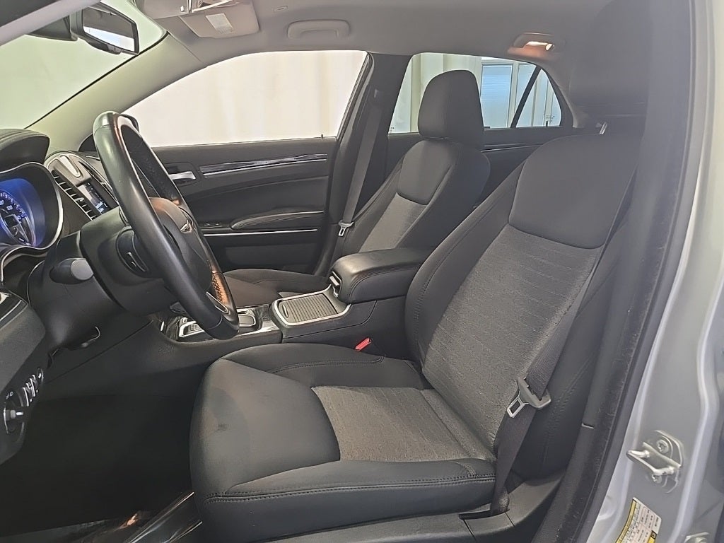 2022 Chrysler 300 Touring