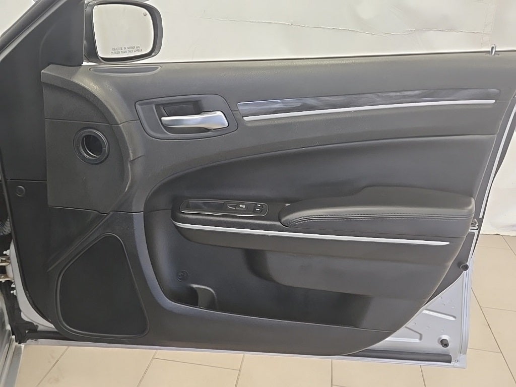 2022 Chrysler 300 Touring