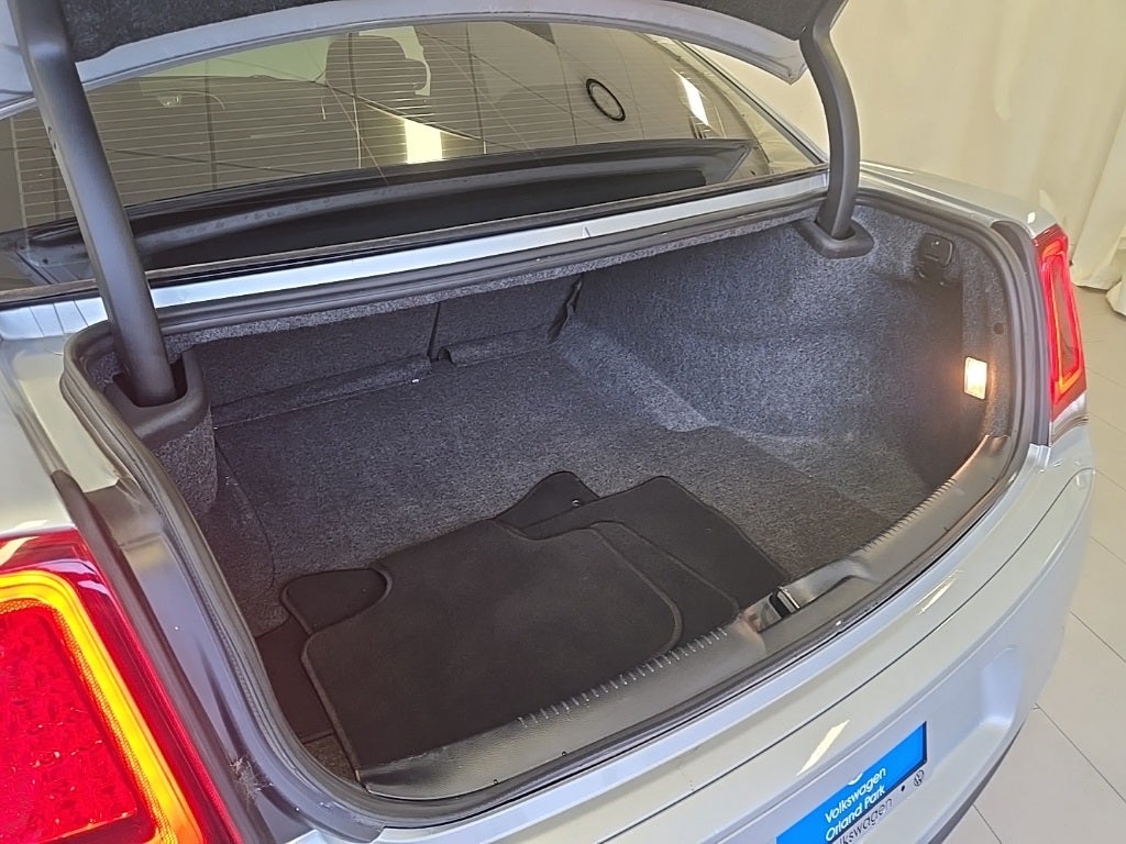 2022 Chrysler 300 Touring