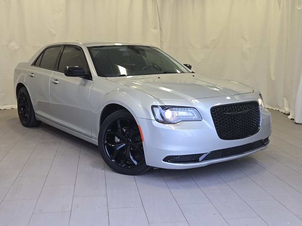 2022 Chrysler 300 Touring