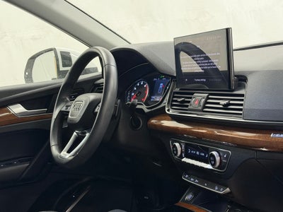 2023 Audi Q5 45 S line Premium quattro