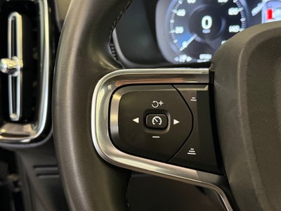 2022 Volvo XC40 R-Design AWD