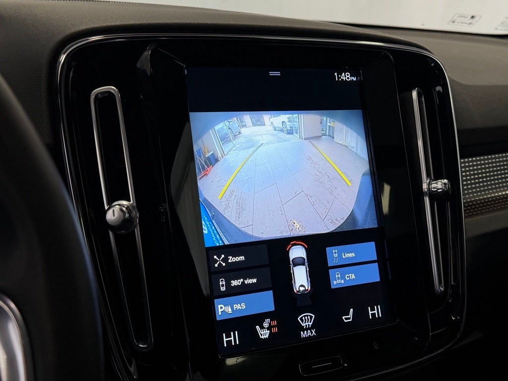 2022 Volvo XC40 R-Design AWD