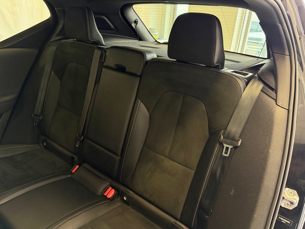 2022 Volvo XC40 R-Design AWD