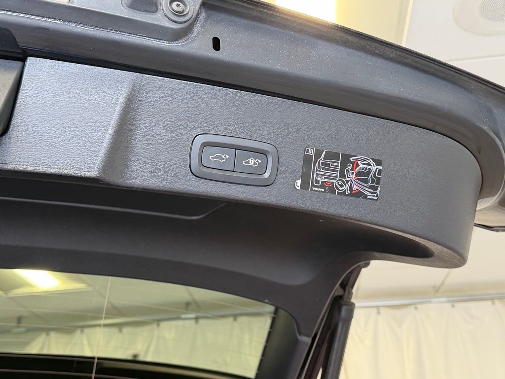 2022 Volvo XC40 R-Design AWD