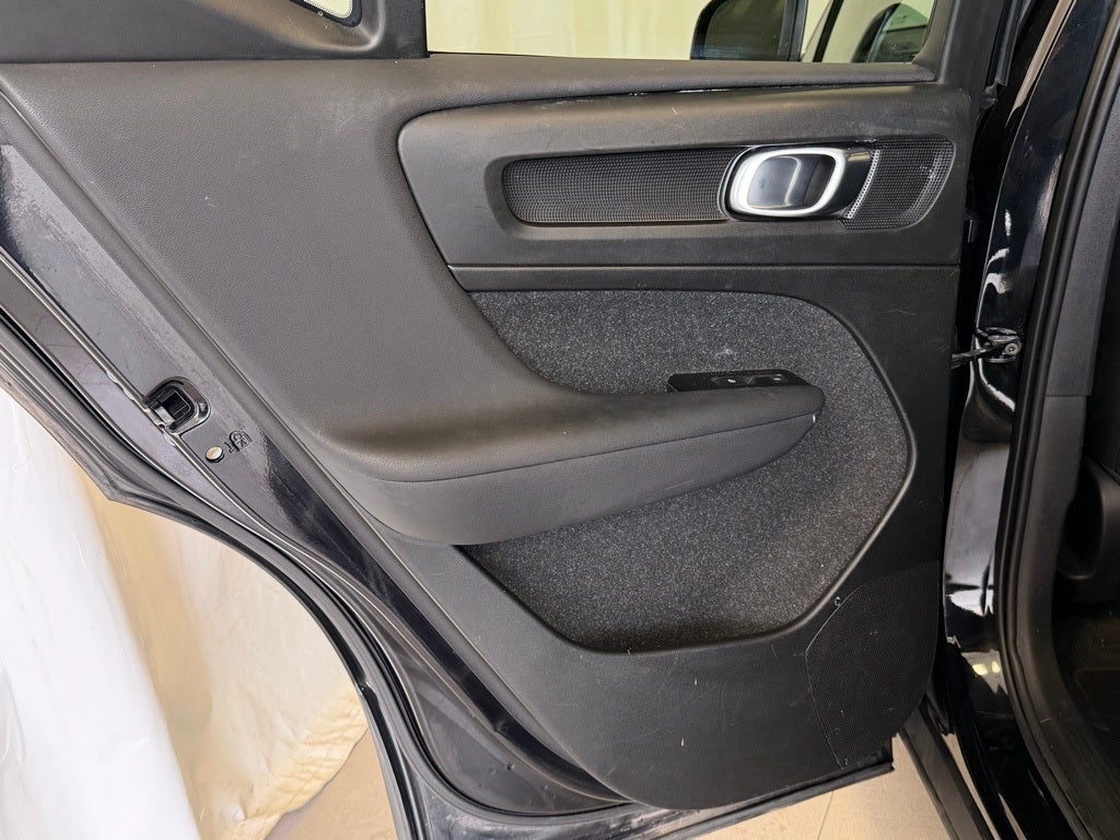 2022 Volvo XC40 R-Design AWD