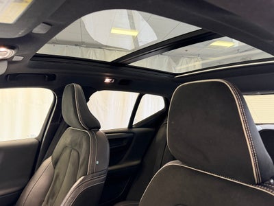 2022 Volvo XC40 R-Design AWD