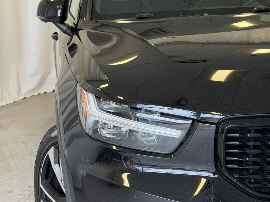 2022 Volvo XC40 R-Design AWD