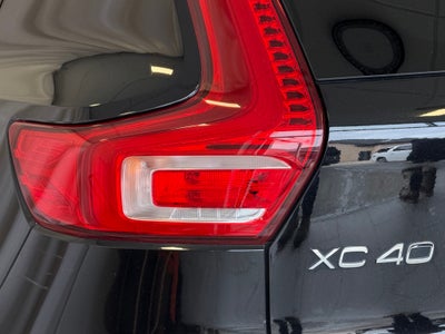 2022 Volvo XC40 R-Design AWD